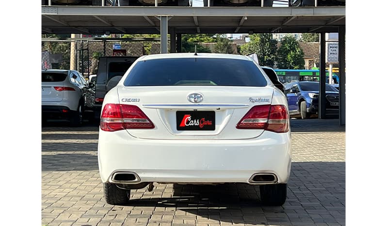 2009 Toyota Crown Royal Saloon image-4