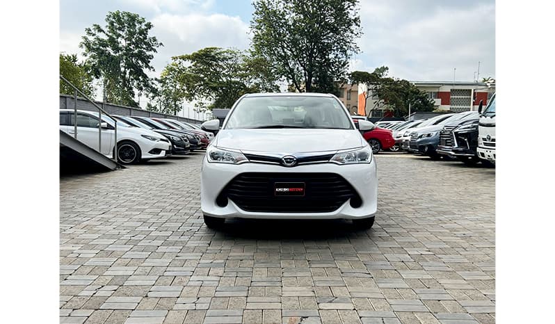 2016 Toyota Axio Hybrid image-1