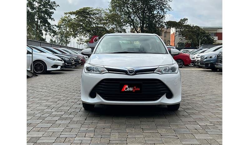2016 Toyota Axio Hybrid image-3