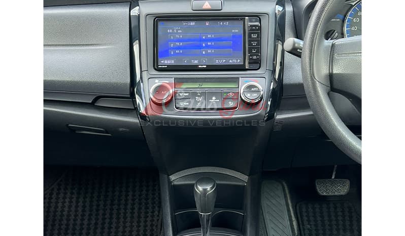 2016 Toyota Axio Hybrid image-8