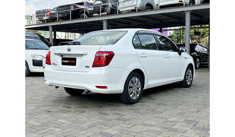 2016 Toyota Axio Hybrid image-14