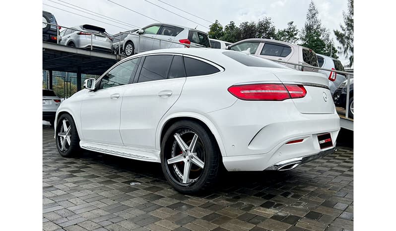 2016 Mercedes-Benz GLE-Class GLE350d image-9