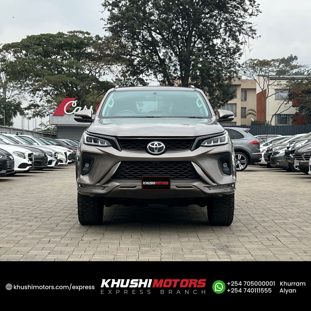 2017 Toyota Fortuner image-7