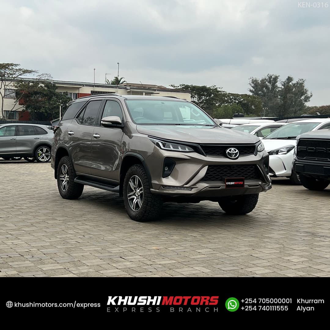2017 Toyota Fortuner image-9