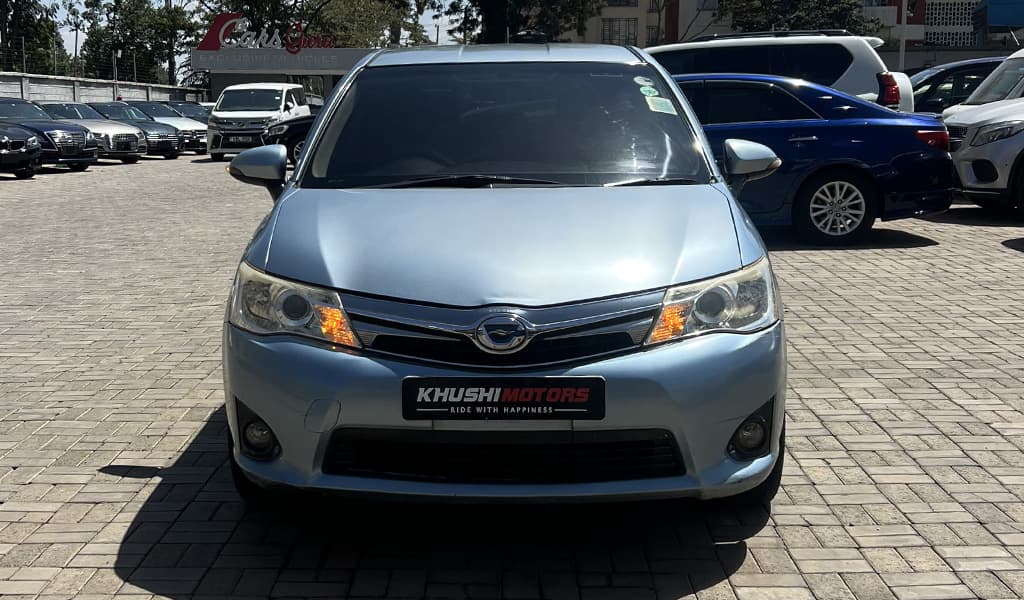 2015 Toyota Fielder Hybrid image-3
