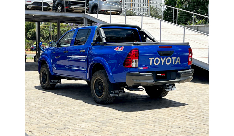 2018 Toyota Hilux image-2