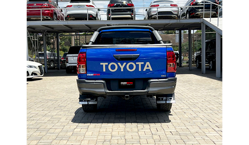 2018 Toyota Hilux image-8
