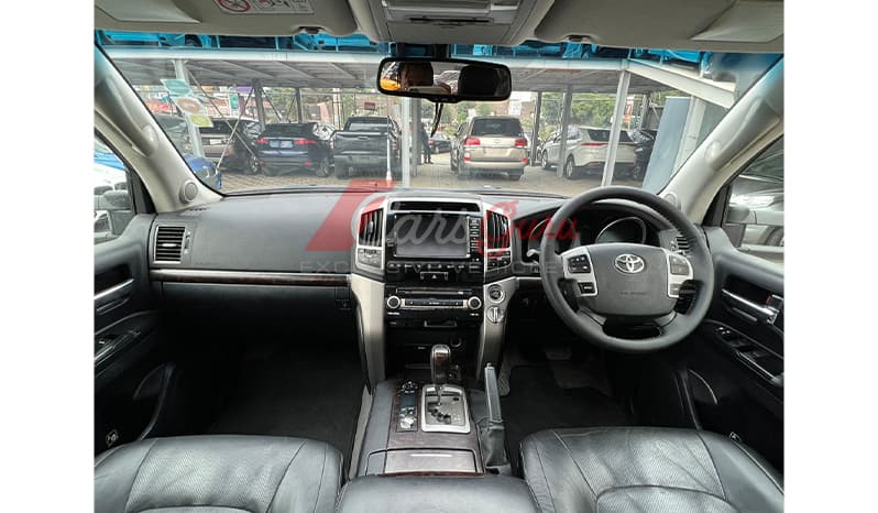 2015 Toyota Land Cruiser 200 Sahara image-5