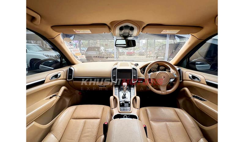 2012 Porsche Cayenne image-8