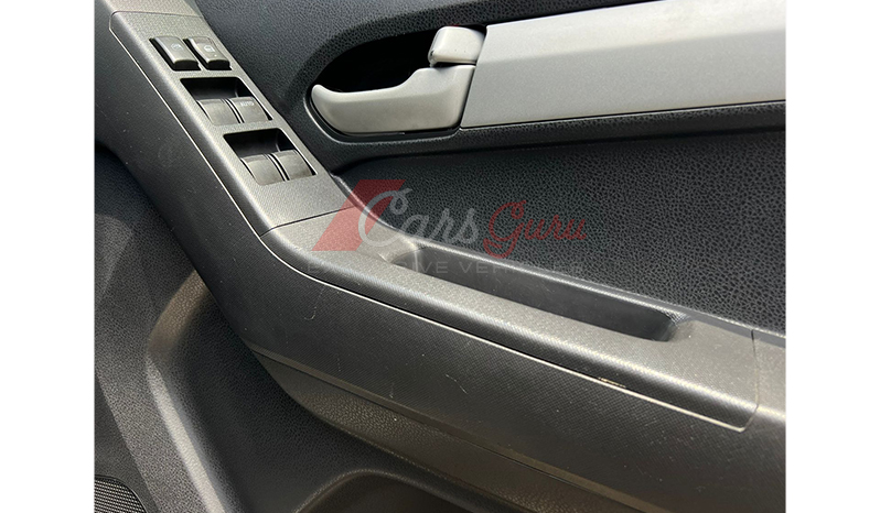 2016 Isuzu D MAX image-10