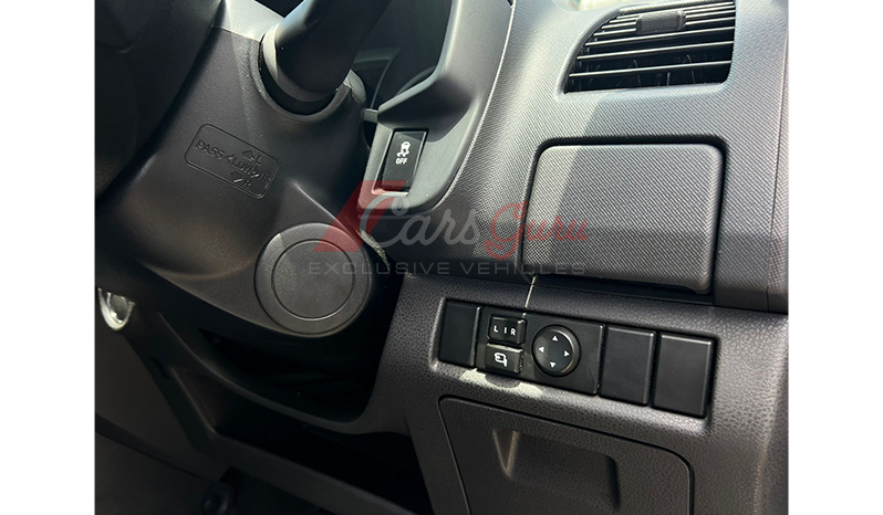 2016 Isuzu D MAX image-11