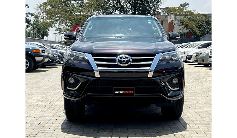 2016 Toyota Fortuner image-1