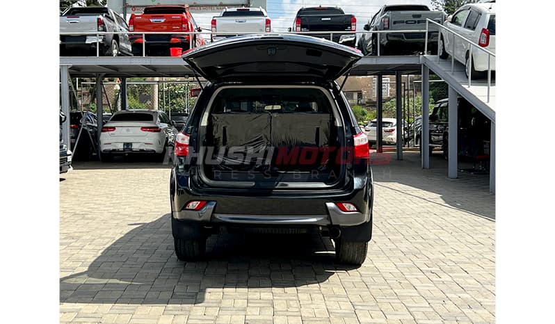 2016 Isuzu Mu X image-6