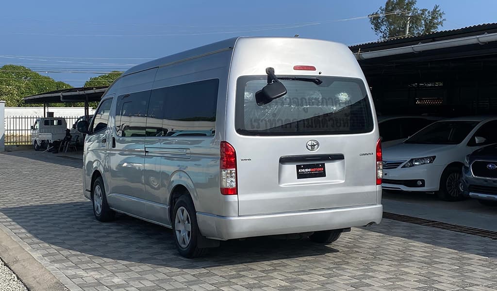 2017 Toyota Hiace Commuter image-4