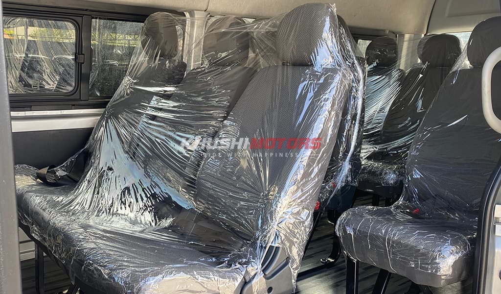 2017 Toyota Hiace Commuter image-9