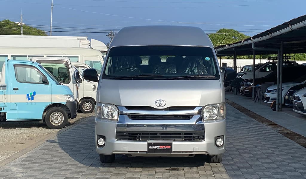 2017 Toyota Hiace Commuter image-2