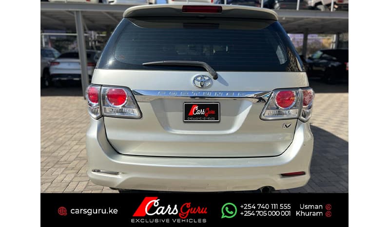 2015 Toyota Fortuner V image-2