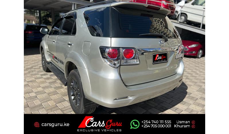 2015 Toyota Fortuner V image-4