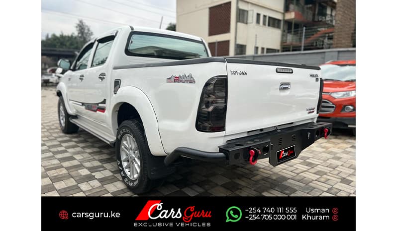 2015 Toyota Hilux E image-4