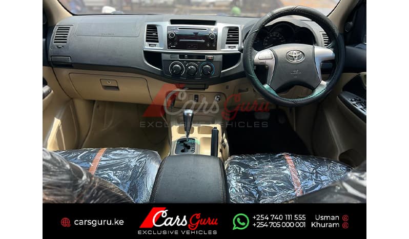 2015 Toyota Hilux E image-5