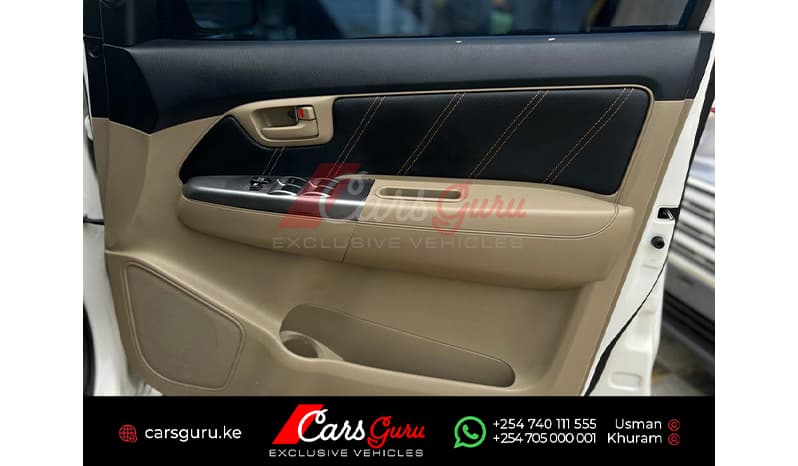 2015 Toyota Hilux E image-6