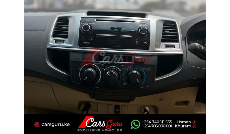 2015 Toyota Hilux E image-7