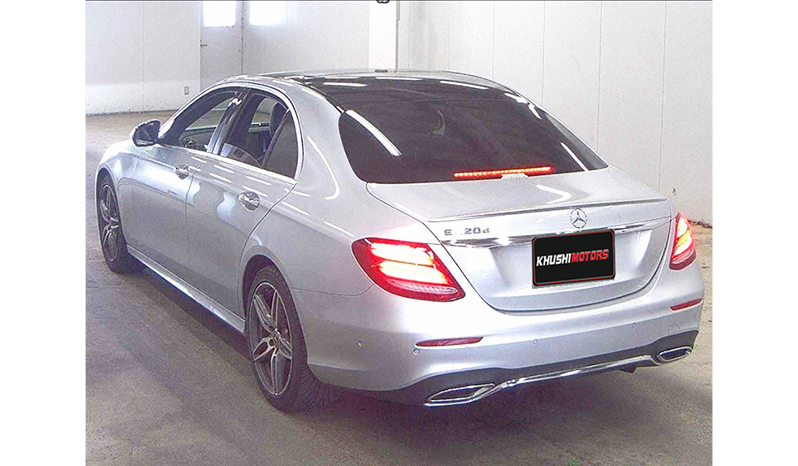 2017 Mercedes-Benz E220d image-4