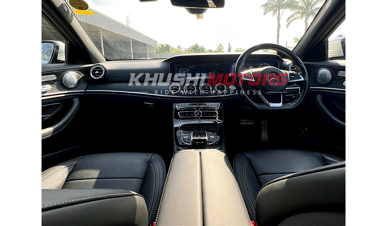 2017 Mercedes-Benz E220d image-13