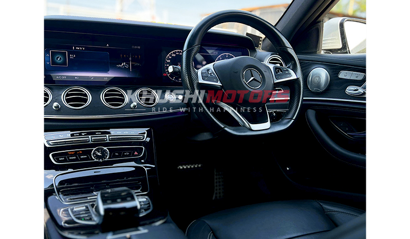2017 Mercedes-Benz E220d image-14