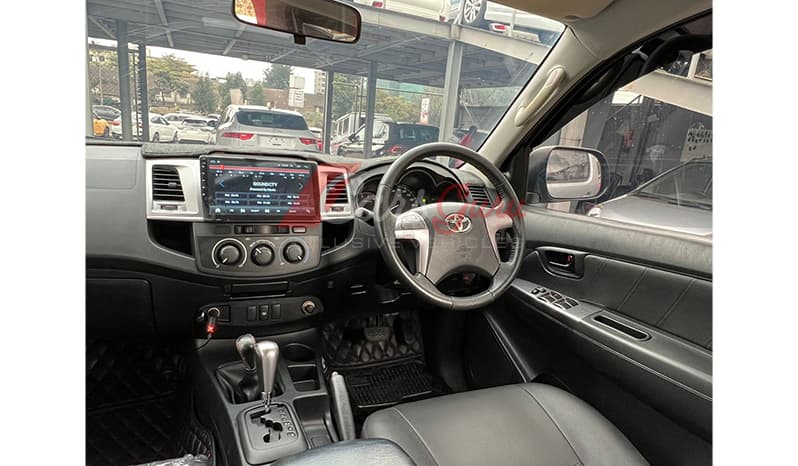 2016 Toyota Hilux image-9