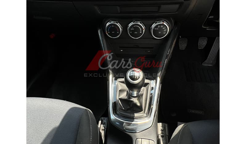 2014 Mazda Demio image-9
