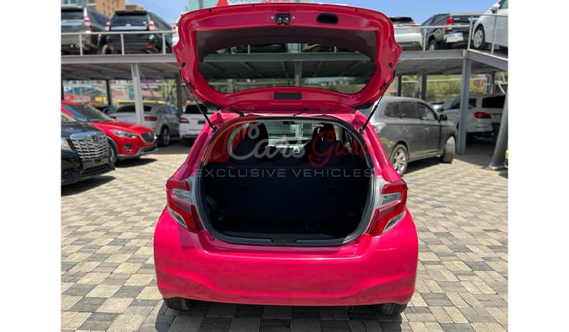 2014 Toyota Vitz image-12