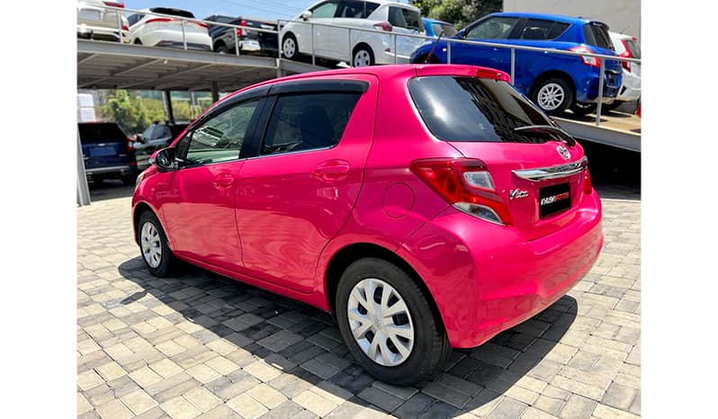 2014 Toyota Vitz image-15