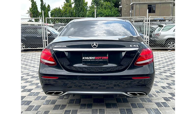 2017 Mercedes-Benz E43 image-10