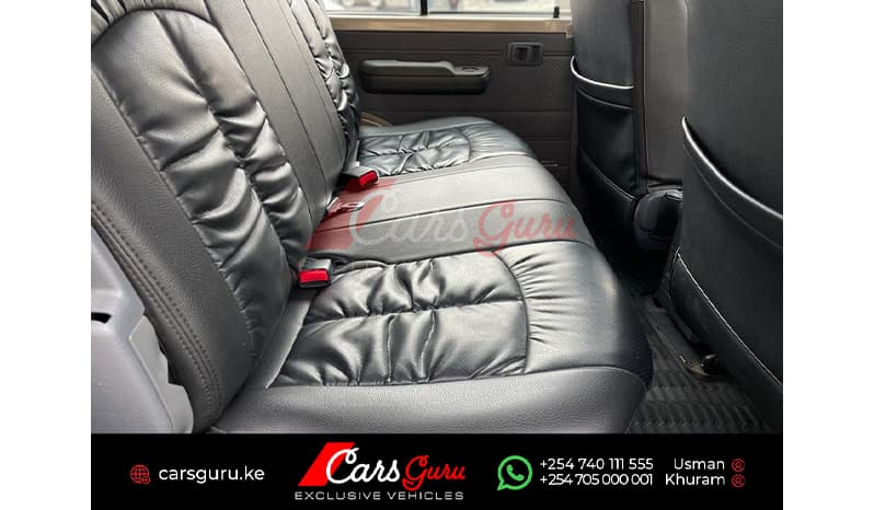 2015 Toyota LAND CRUISER 70 D-Cab image-9