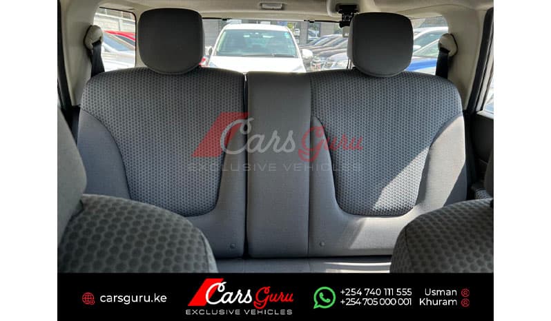 2014 Nissan Wingroad image-9