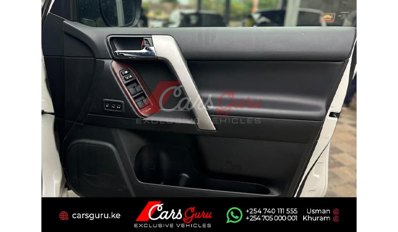 2015 Toyota Land Cruiser Prado TZ-G image-7