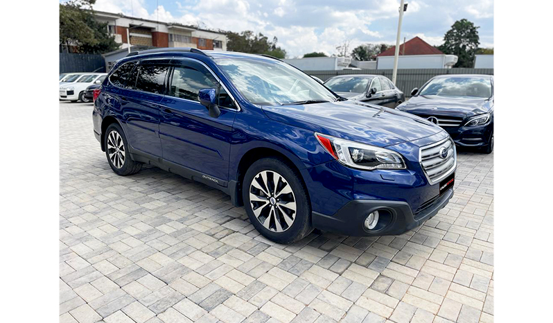 2015 Subaru Outback Base image-13