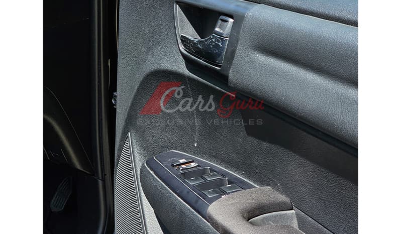 2016 Toyota Fielder image-8