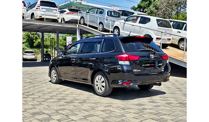 2016 Toyota Fielder image-11