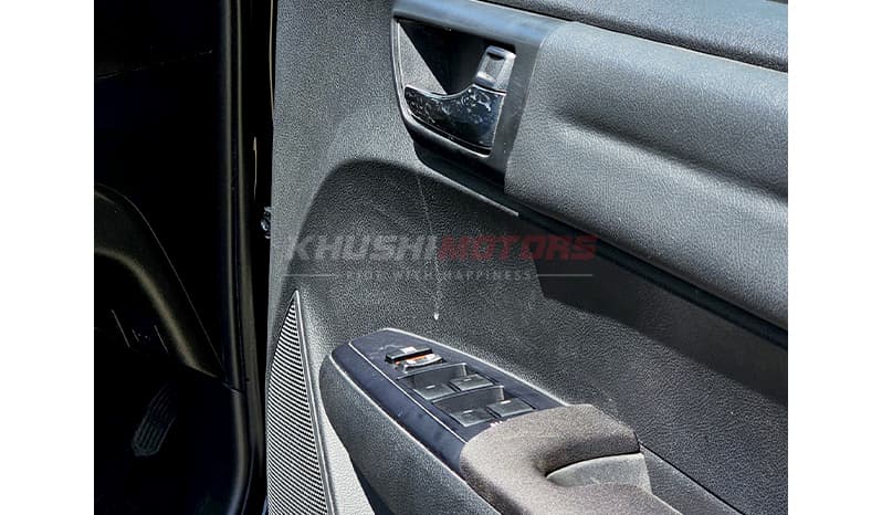 2016 Toyota Fielder image-17