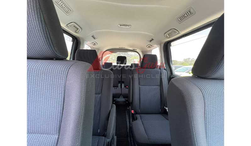 2015 Toyota Voxy X image-10