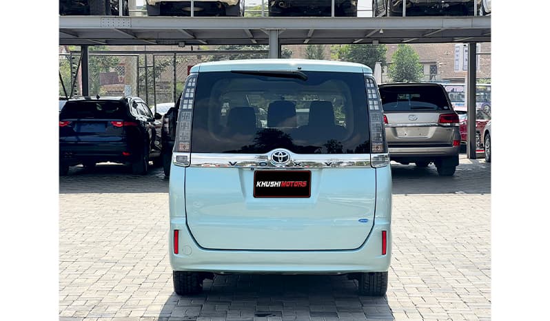 2015 Toyota Voxy X image-12