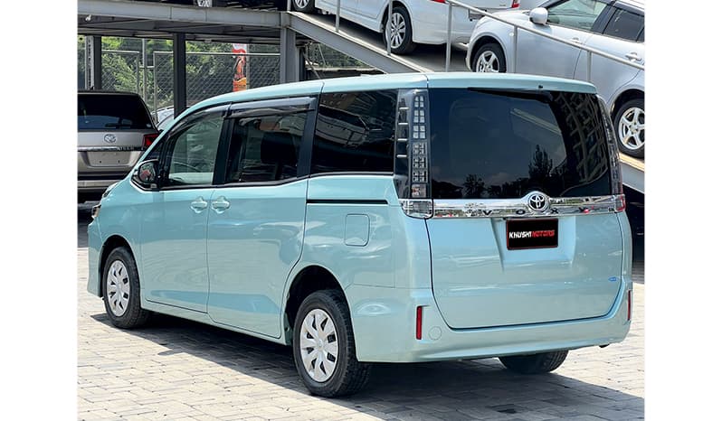2015 Toyota Voxy X image-14