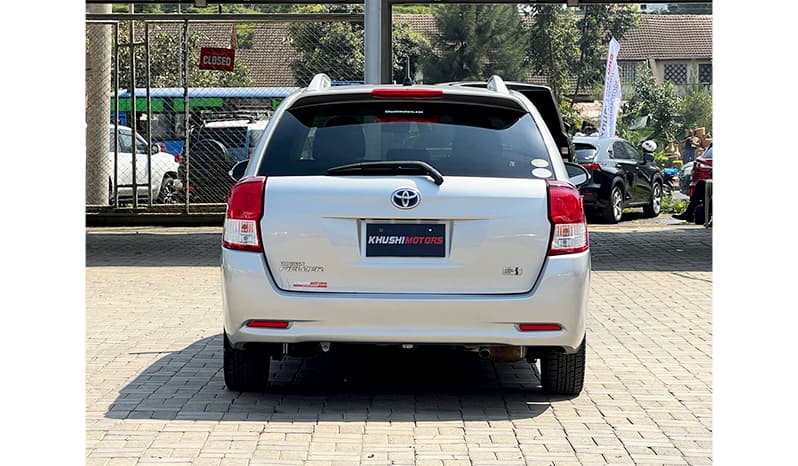 2015 Toyota Fielder Hybrid image-2