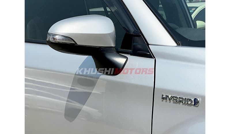 2015 Toyota Fielder Hybrid image-10