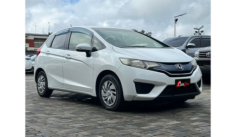 2015 Honda Fit X image-2