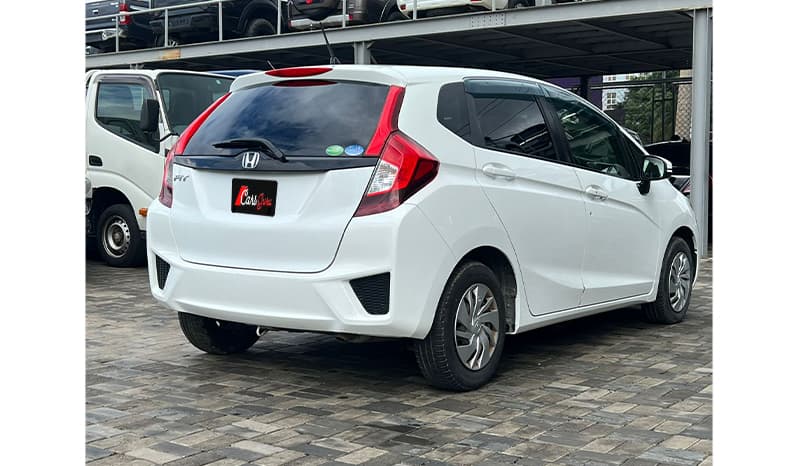 2015 Honda Fit X image-4