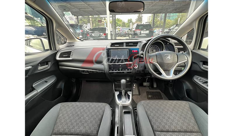 2015 Honda Fit X image-8
