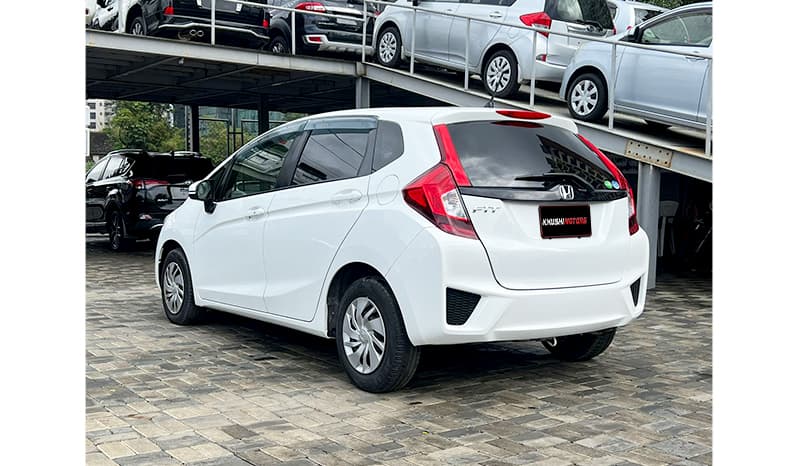 2015 Honda Fit X image-10